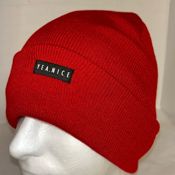 Yea.Nice NWOT Legend Knit Scarlet Red Folded Beanie NEW WITH OUT TAGS NEVER WORN - Picture 2 of 4